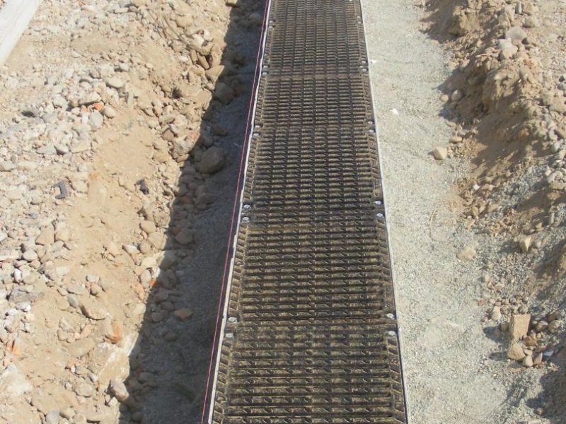 Kanäle mit Gitter Typ Smart Security in Zement eingefasst C250 - D400 (1)