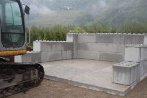costruzione di box per la lavorazione di torba serie euro-lego 600 posato su piattaforma prefabbricata mobile euro-pratic