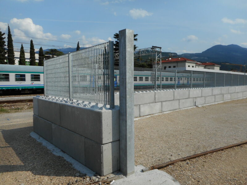 serie eurolego 600 per recinzione stazione feroviaria FF SS